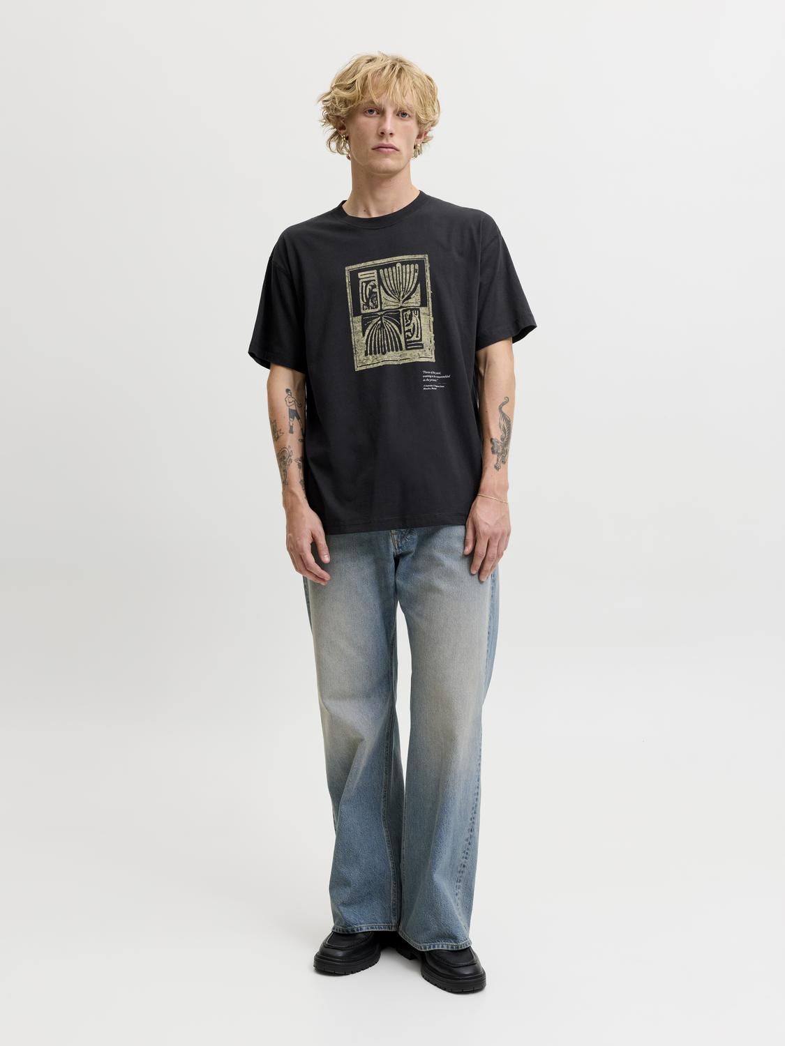 model_shot-front_full